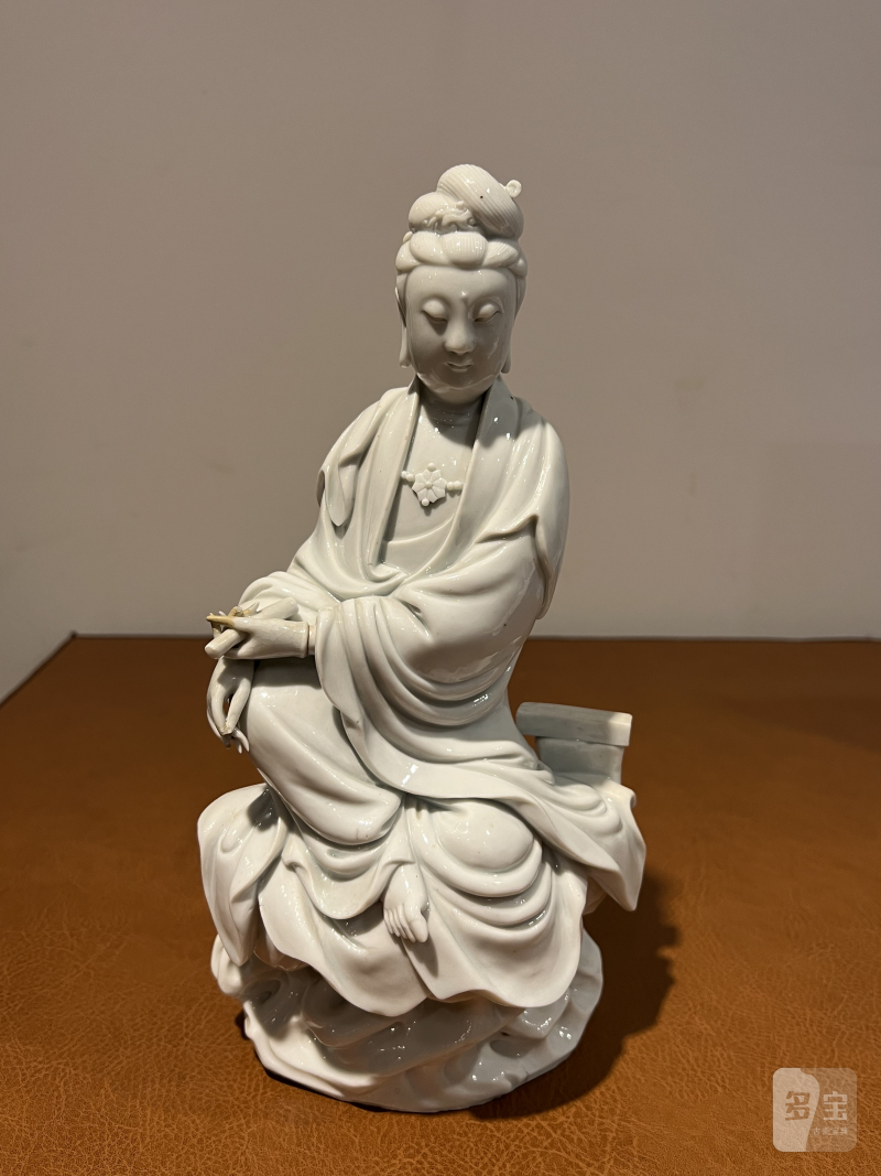 十七世纪 德化坐岩持经观音像 - 图2